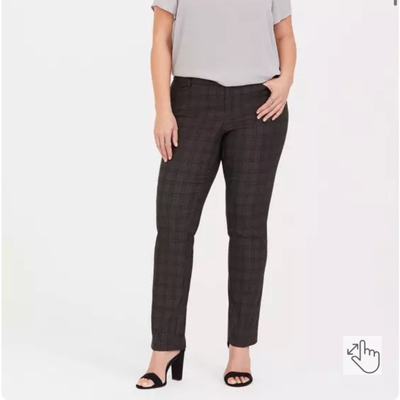 Torrid | Studio Modern Deluxe Stretch | Straight Leg | 18R Black - Picture 7 of 8